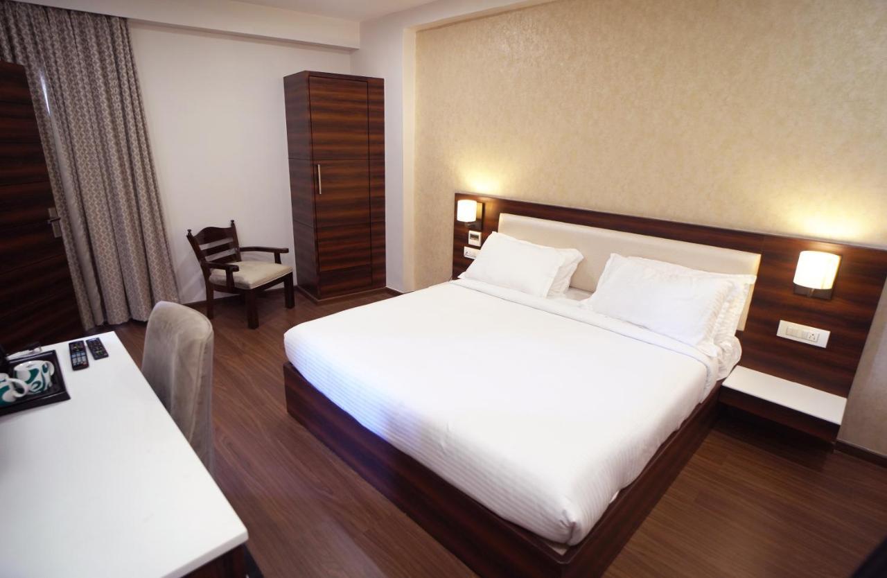Sai Maa Hotel & Residency Puttaparthi Εξωτερικό φωτογραφία