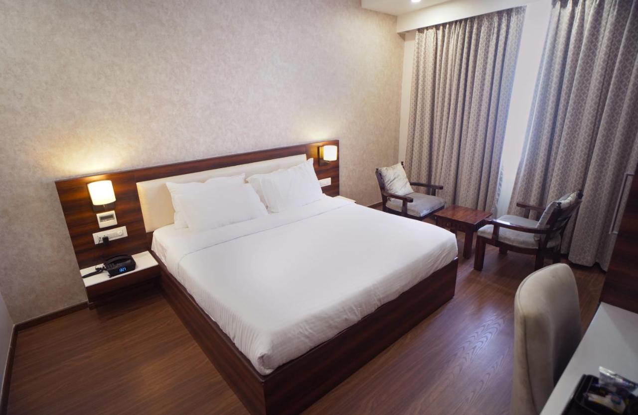 Sai Maa Hotel & Residency Puttaparthi Εξωτερικό φωτογραφία