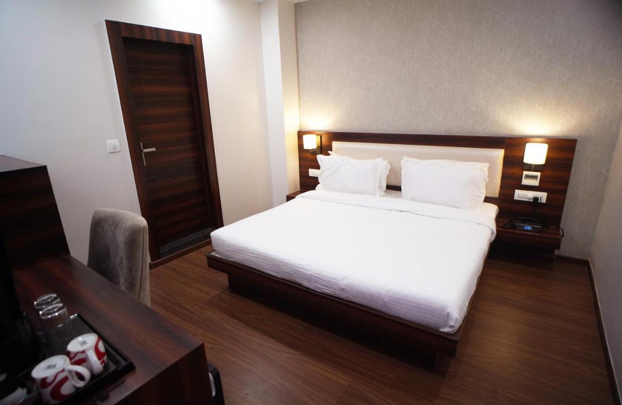Sai Maa Hotel & Residency Puttaparthi Εξωτερικό φωτογραφία