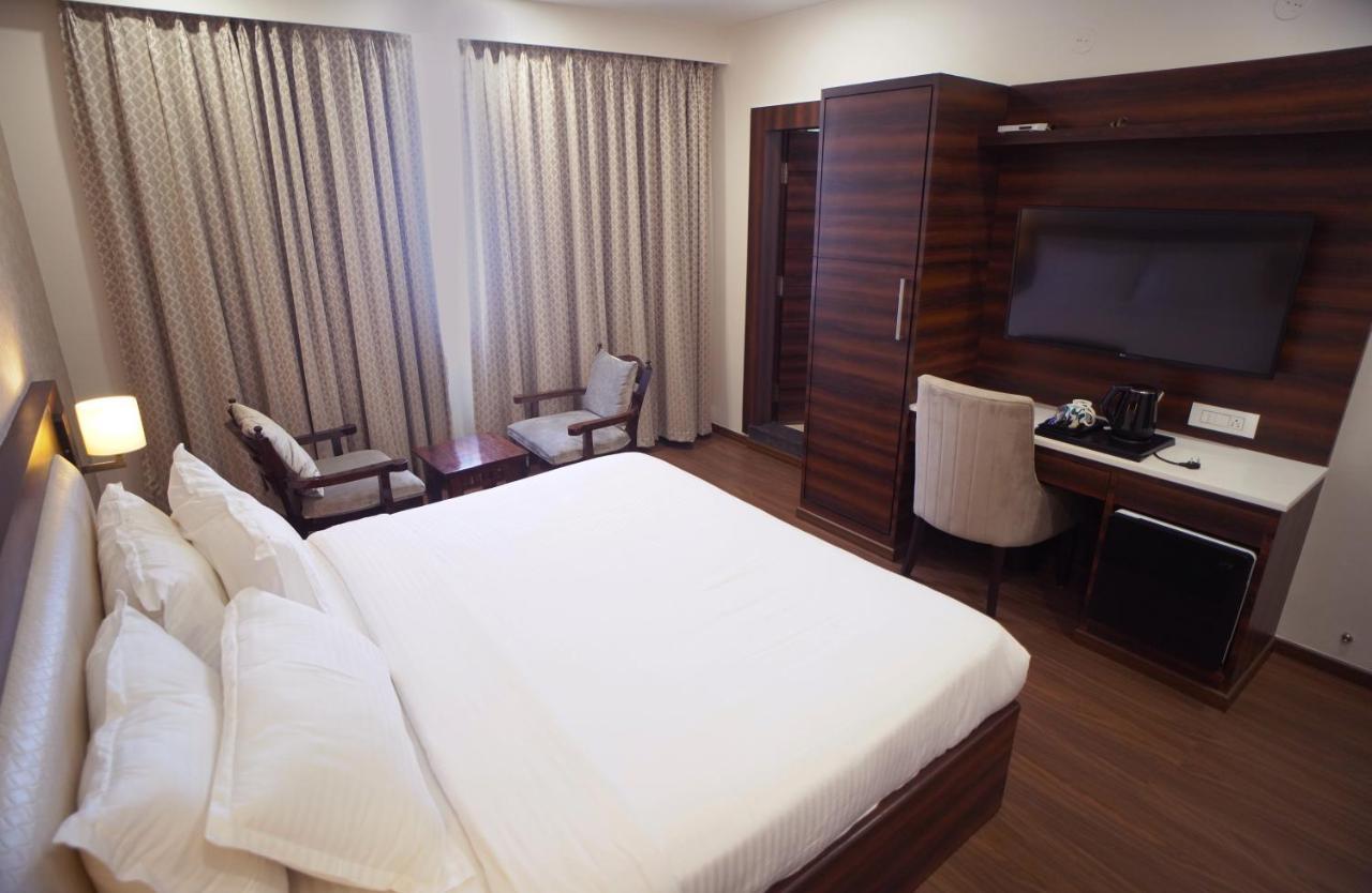Sai Maa Hotel & Residency Puttaparthi Εξωτερικό φωτογραφία